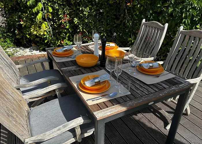 Saras Weinchalet Casa de Férias *